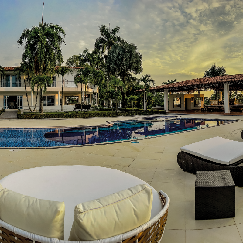 41_eje_cafetero_montanas_willy_valle_del_cocora_La_bonitafinca_renovacion_viaja_eje_cafeteroLa-Bonita-Tours-Colombia--Finca-de-lujo-en-Colombia--Turismo-de-lujo-en-Doradal-y-Eje-Cafetero