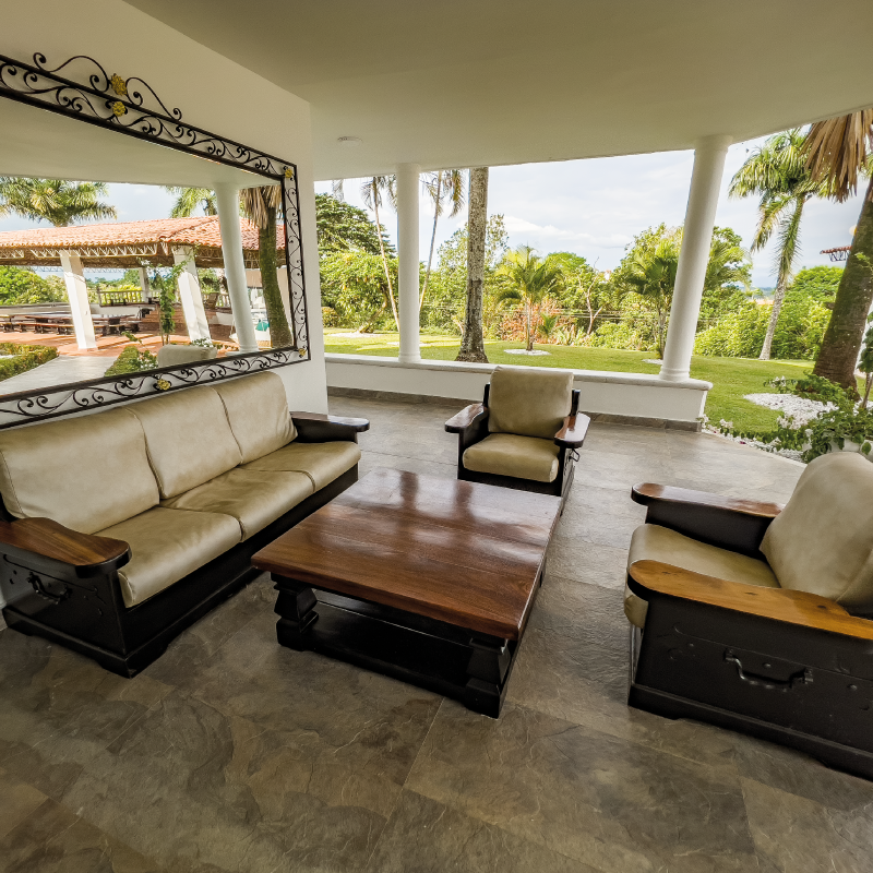 45_eje_cafetero_montanas_willy_valle_del_cocora_La_bonitafinca_renovacion_viaja_eje_cafeteroLa-Bonita-Tours-Colombia--Finca-de-lujo-en-Colombia--Turismo-de-lujo-en-Doradal-y-Eje-Cafetero